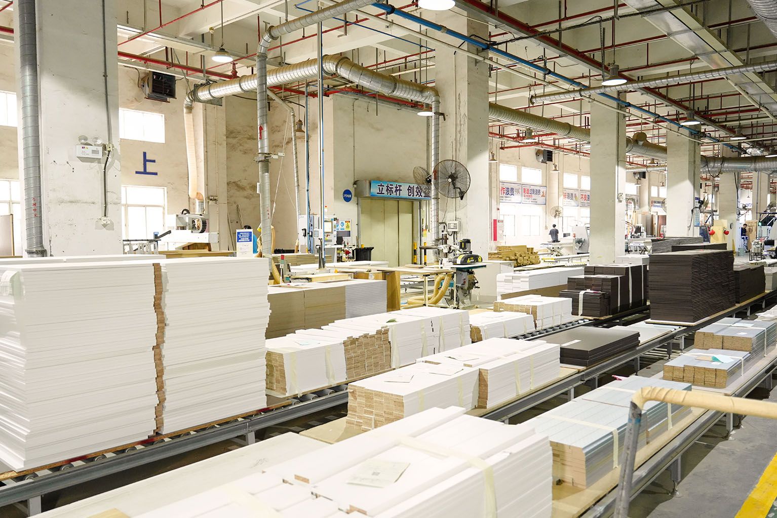 Ready-to-Ship Standard Inventory (Stock) vs. Large-Scale Bulk Orders (Wholesale)